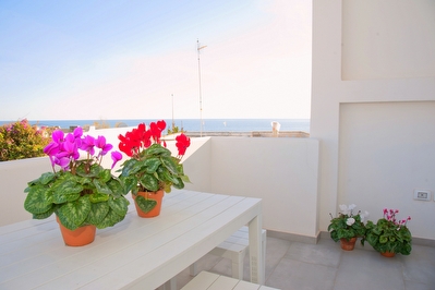 Appartamento piano primo nuovo ben arredato mare a piedi. Torre San Giovanni - Foto 10