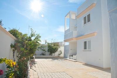 Appartamento piano primo nuovo ben arredato mare a piedi. Torre San Giovanni - Foto 3