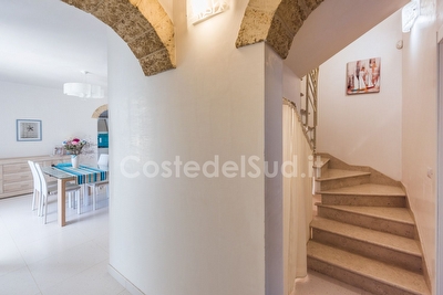 Villetta fronte mare con giardino Torre Suda - Foto 24