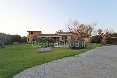 Villa con piscina esclusiva e ampio giardino Torre Suda - Foto 2