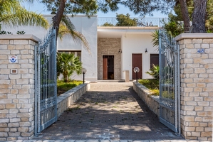 Villa 5 camere, Fronte mare con ampio spazio esterno e giardino Torre Suda - Foto 2