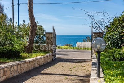 Villa 5 camere, Fronte mare con ampio spazio esterno e giardino Torre Suda - Foto 7