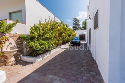 Villa 5 camere, Fronte mare con ampio spazio esterno e giardino Torre Suda - Foto 8