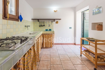 Trullo caratteristico sulla collinetta di Pescoluse in zona tranquilla Pescoluse - Foto 12