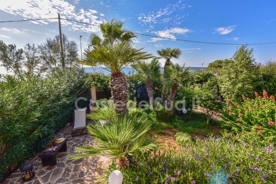 Villetta con giardino sul Fronte Mare Capilungo - Foto 4