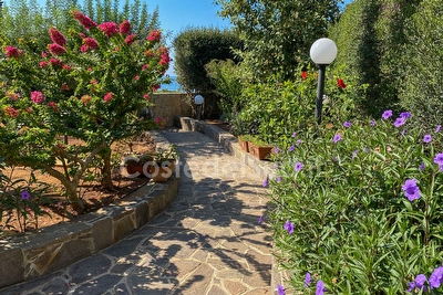 Villetta con giardino sul Fronte Mare Capilungo - Foto 9