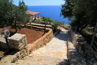 Villetta in stile mediterraneo a picco sul mare. Marina di Novaglie - Foto 3