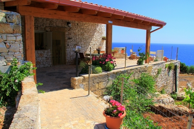 Villetta in stile mediterraneo a picco sul mare. Marina di Novaglie - Foto 6
