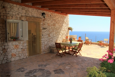 Villetta in stile mediterraneo a picco sul mare. Marina di Novaglie - Foto 9
