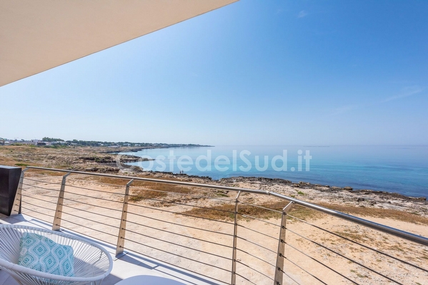 Fronte e vista mare Mancaversa