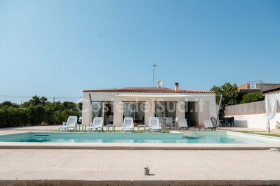 Villa con piscina esclusiva a 250 mt dal mare Torre Suda - Foto 3