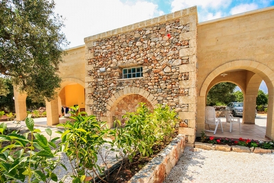 Villetta tra campagna e mare