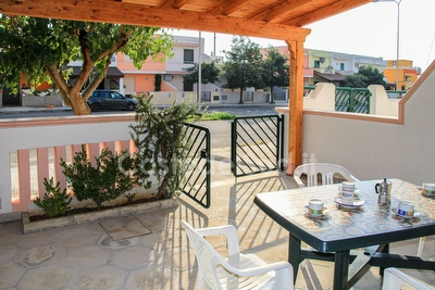 Appartamento trilocale a 350 mt da calette di sabbia e scoglio. Torre San Giovanni - Foto 3