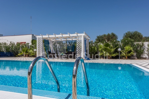 Villa con piscina esclusiva 4 camere letto,  pet friendly gallery