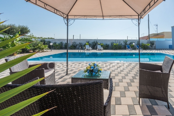 Villa con piscina esclusiva 4 camere letto,  pet friendly gallery