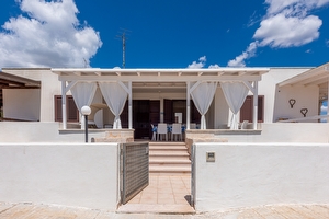 Villino vista mare con 3 camere zona sabbia Pescoluse - Foto 2