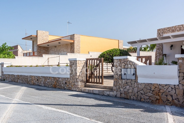 Pagliara vista e fronte mare Capilungo