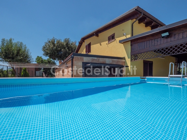Villa nuovissima con mini-piscina esclusiva - meravigliosi spazi esterni