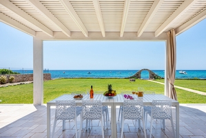 Villa con piscina e Jacuzzi fronte mare e  vista mare panoramica Santa Maria di Leuca - Foto 10