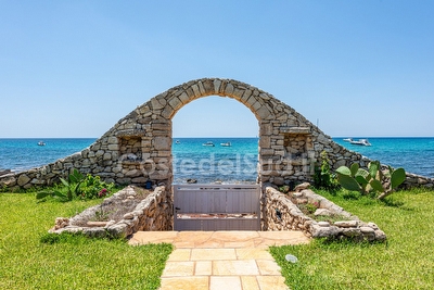 Villa con piscina e Jacuzzi fronte mare e  vista mare panoramica Santa Maria di Leuca - Foto 18