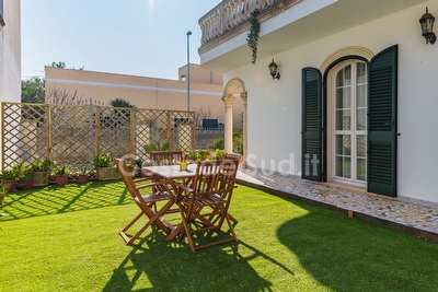 Villetta nel centro a pochi minuti dalle spiagge di Torre San Giovanni Felline - Foto 5