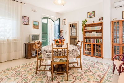 Villetta nel centro a pochi minuti dalle spiagge di Torre San Giovanni Felline - Foto 8