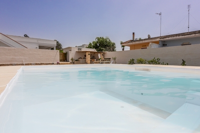 Monolocale con piscina esclusiva