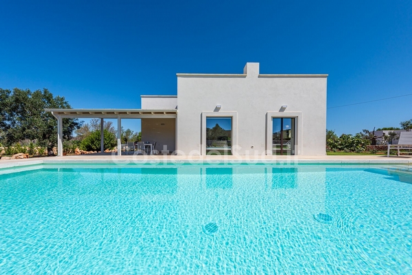 Campagna-relax-piscina-esclusiva-giardino Torre Vado