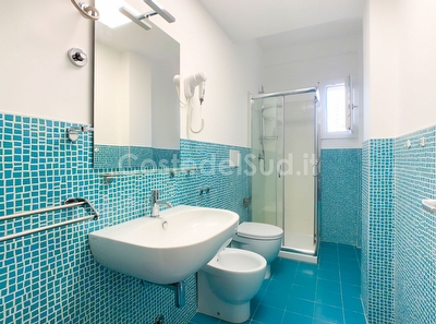 Trilocale con spiaggia a piedi in zona centrale Torre Lapillo - Foto 11