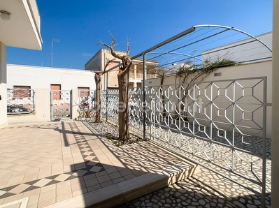 Trilocale con spiaggia a piedi in zona centrale Torre Lapillo - Foto 13