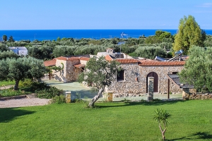 Trullo immerso nel verde vista panoramica sul mare Torre Vado - Foto 14