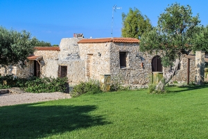 Trullo immerso nel verde vista panoramica sul mare Torre Vado - Foto 2
