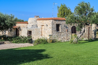 Trullo immerso nel verde vista panoramica sul mare Torre Vado - Foto 2