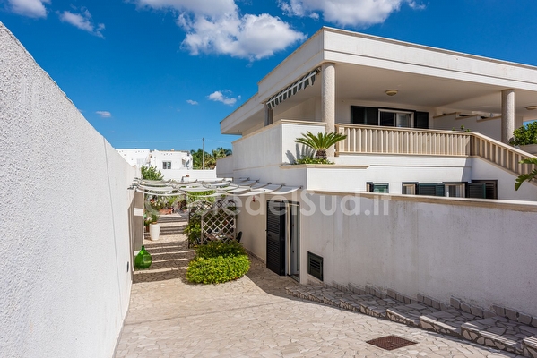 Casa vacanza piccola ben arredata e vicina al mare sabbia Pescoluse