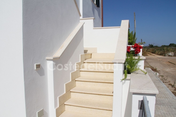 Appartamento primo piano ben arredato e totalmente climatizzato. gallery