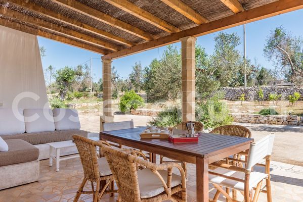 Villa esclusiva con 5000 mq di giardino