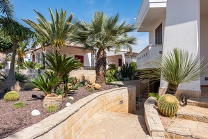 Porzione di villa con piscina in comune a pochi metri dal mare Torre Suda - Foto 11