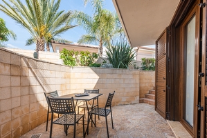 Porzione di villa con piscina in comune a pochi metri dal mare Torre Suda - Foto 12