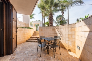 Porzione di villa con piscina in comune a pochi metri dal mare Torre Suda - Foto 13