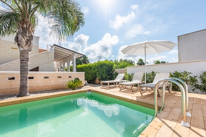 Porzione di villa con piscina in comune a pochi metri dal mare Torre Suda - Foto 8