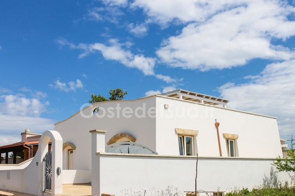 Villetta con terrazza solarium vista mare