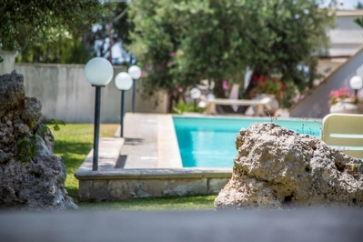 Villa con giardino e piscina esclusiva