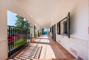 Cod 357 Bi-famigliare, grande e comoda, 5 camere vista mare Torre Vado - Foto 4