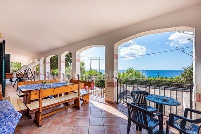 Cod 357 Bi-famigliare, grande e comoda, 5 camere vista mare Torre Vado - Foto principale