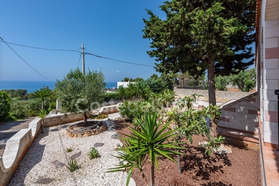 Cod 357 Bi-famigliare, grande e comoda, 5 camere vista mare Torre Vado - Foto 19