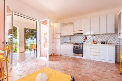 Cod 357 Bi-famigliare, grande e comoda, 5 camere vista mare Torre Vado - Foto 23