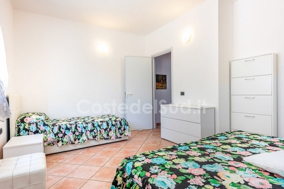 Cod 357 Bi-famigliare, grande e comoda, 5 camere vista mare Torre Vado - Foto 30