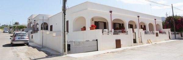 Villino con lidi sabbiosi e lungomare a pochi passi ( a piedi) Torre Vado