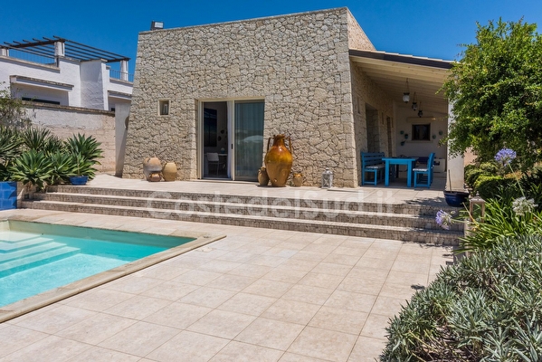 Villa 3 camere sette posti con piscina esclusiva Mancaversa