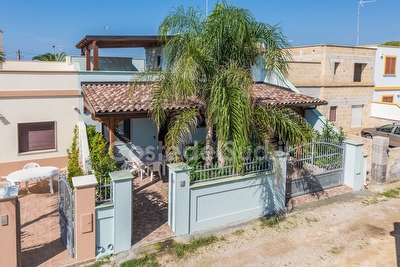 Villetta indipendente con tre camere, due bagni in zona tranquilla Posto Rosso - Foto principale